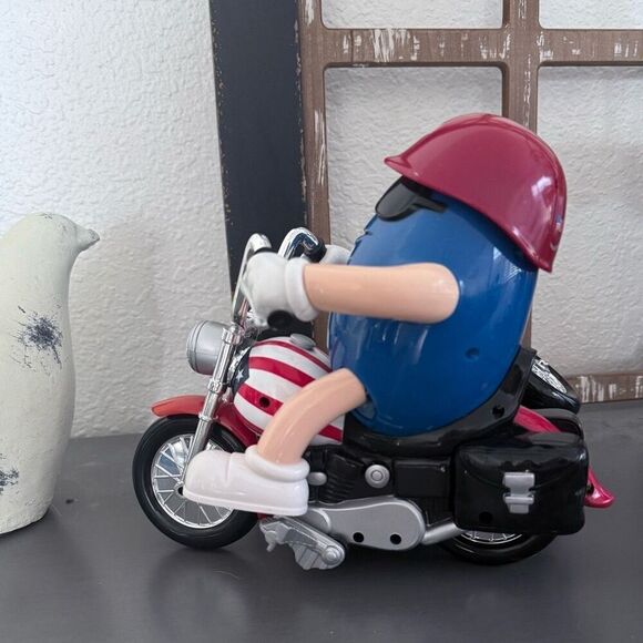 M&M’s Freedom Rider Side Car Motorcycle Toy with Candy Dispenser - Picture 7 of 10